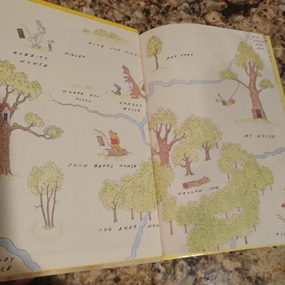 Vintage Winnie the Pooh & Tigger Hardcover Book - Picture 5 of 6